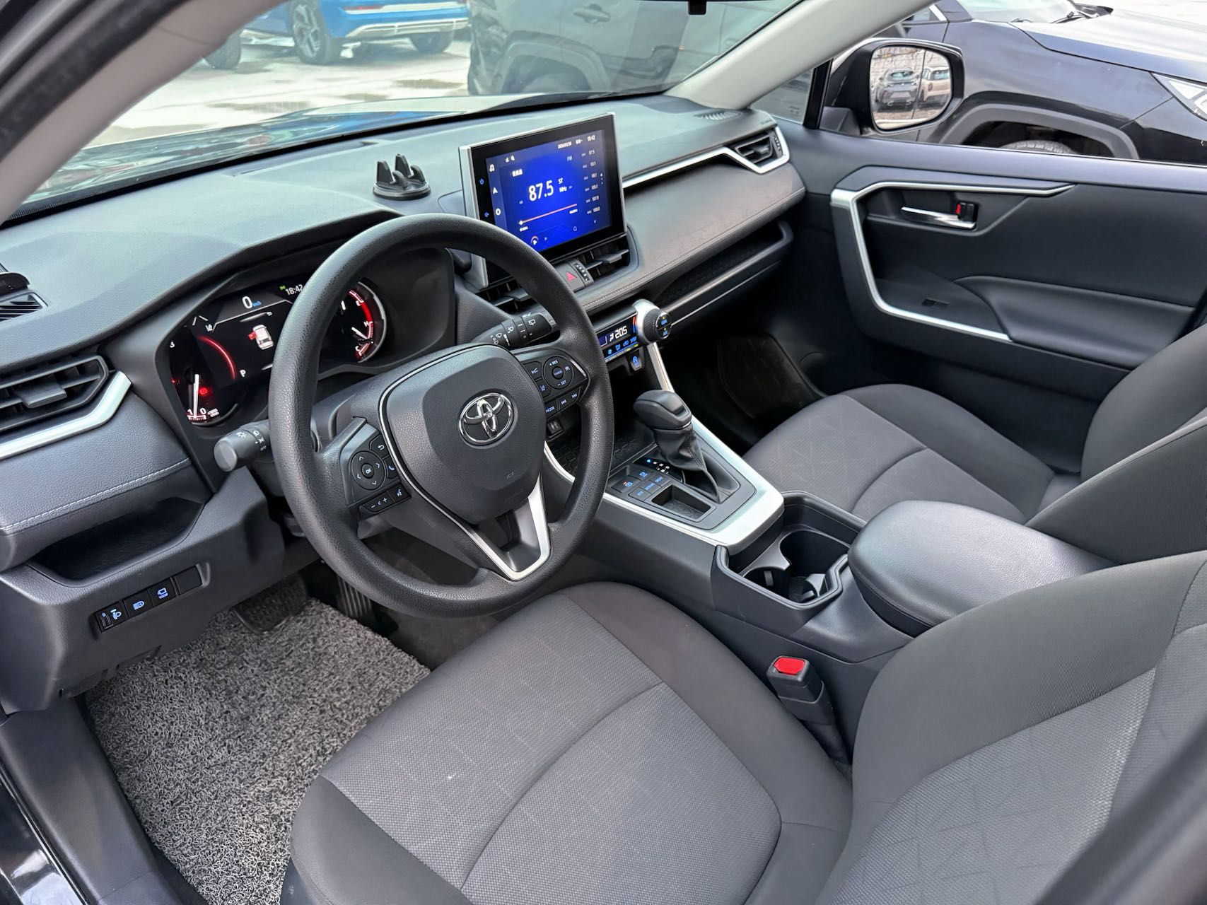 New Arrival – Toyota RAV4 2.0L 2WD - Image 10