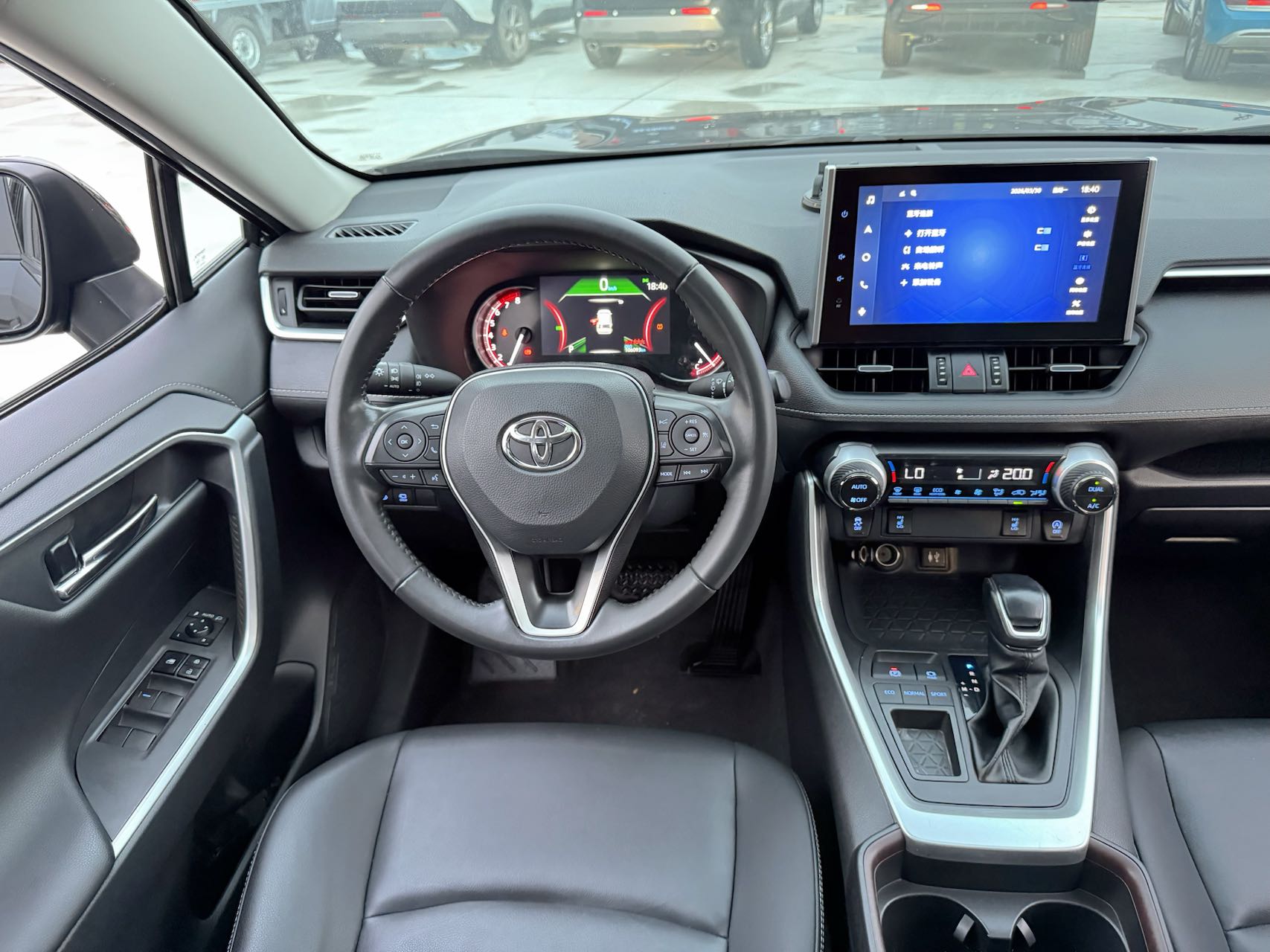Toyota RAV4 2.0L 2WD Leather Edition - Image 12
