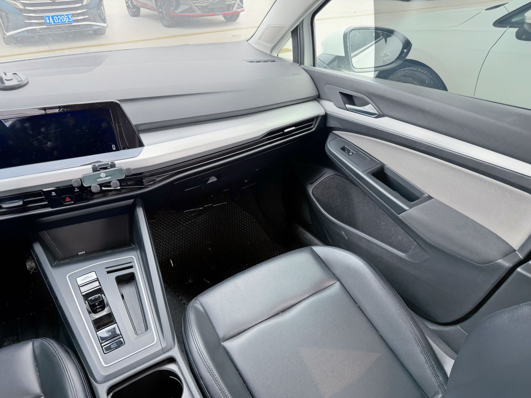 Volkswagen Golf 1.2T DSG Leather Edition - Image 12