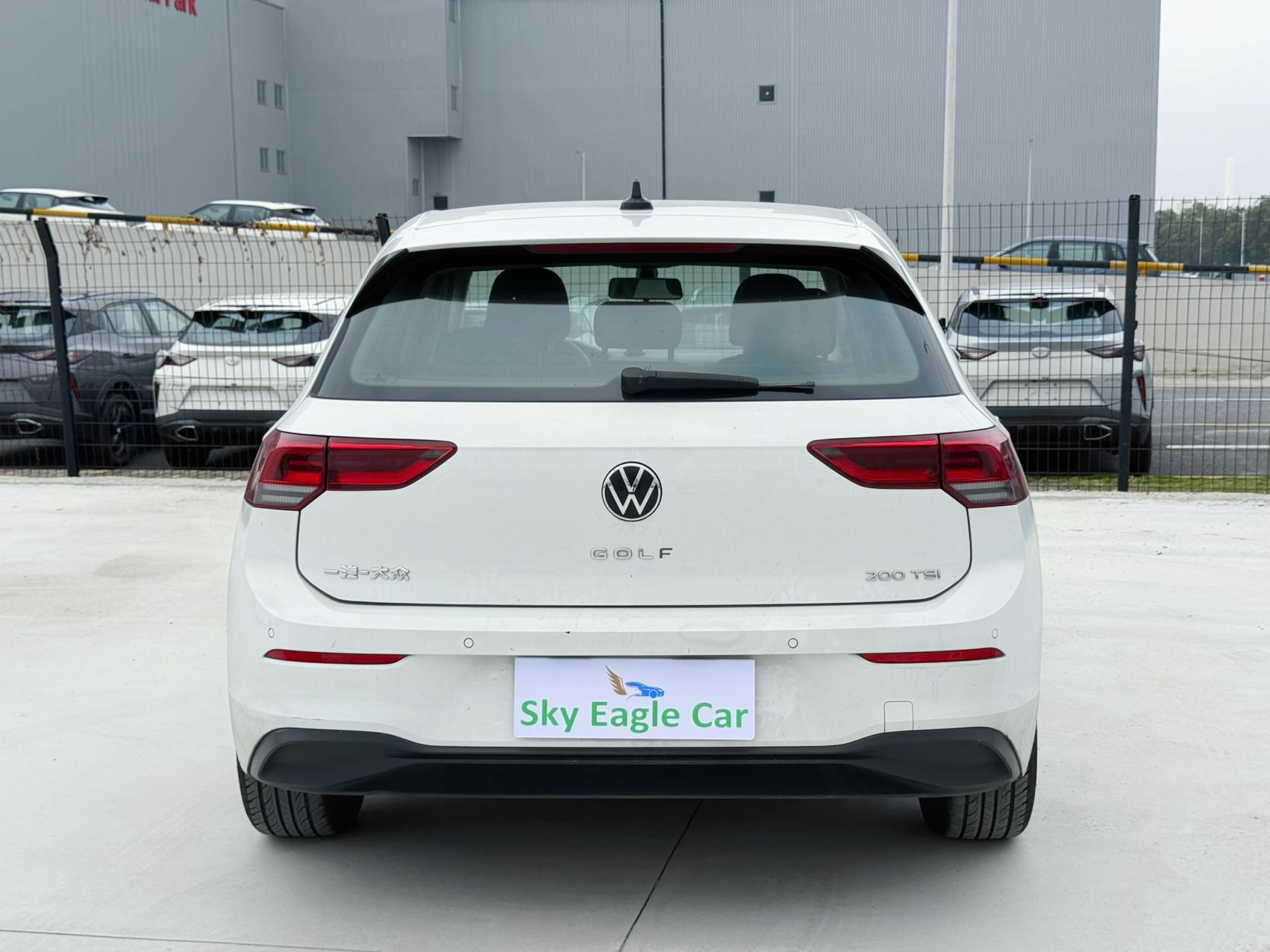Volkswagen Golf 1.2T DSG Leather Edition - Image 5