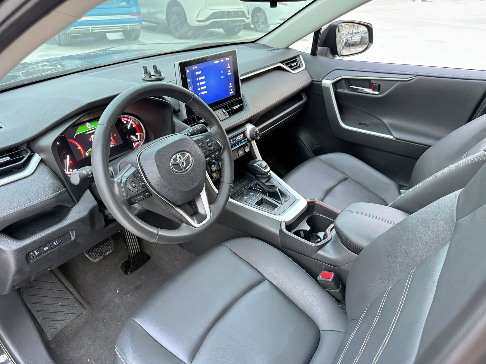 Toyota RAV4 2.0L 2WD Leather Edition - Image 7